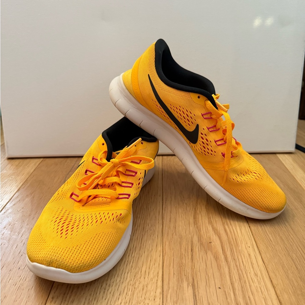 Nike Yellow Free RN sneakers - woman size 9